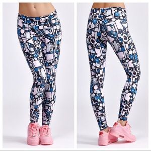 ⭐️ Strut This x Bandier Blue Flynn Leggings OS